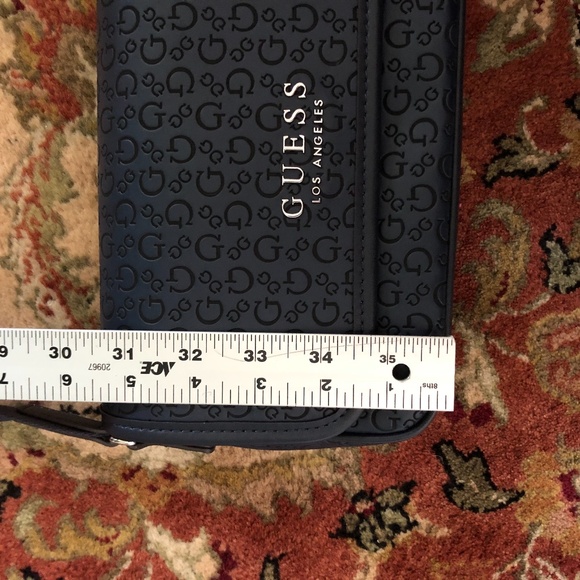 NWOT GUESS Navy Blue Adjustable Crossbody Handbag Logo Print Small/Medium Size - Picture 9 of 10